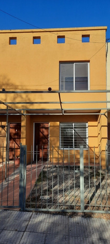 Imagen 2 de 15 de Duplex 2 Dormitorios Con Cochera, Pileta Y Quincho