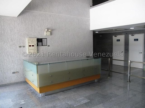 Imagen 2 de 12 de Galpón En Alquiler Código: 22-24626 Boleita Norte 04143448628