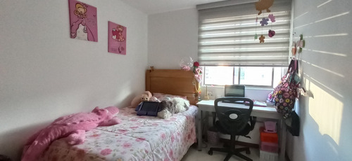Imagen 11 de 14 de Apartamento En Venta. Medellín, Loma De Los Bernal.