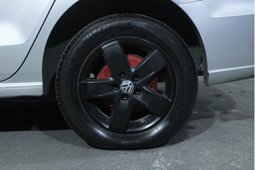 Volkswagen Vento 2.0 Confortline Mt