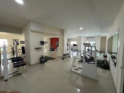 Amplio Departamento, Con Privilegiada Ubicacion Sobre Ave. Lazaro Cardenas En Monterrey