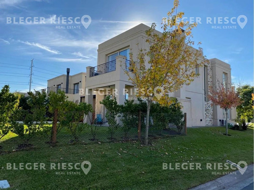 Casa  En Alquiler En Tipas, Nordelta, Tigre