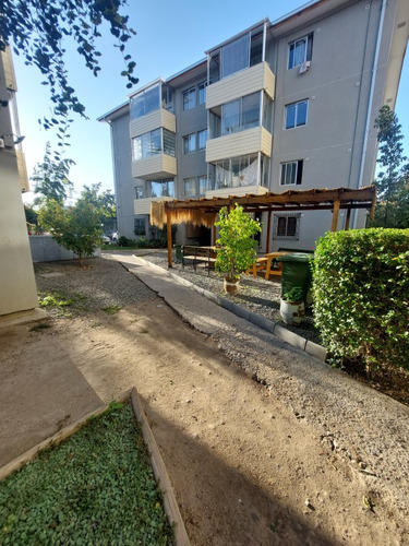 Arriendo Dpto. 2 D- 1 B ; Primer Piso En Condominio Cerrado