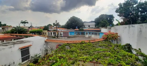 Venta De Casa A Remodelar En Los Caobos, Valencia. Inmobiliaria Maggi 2056