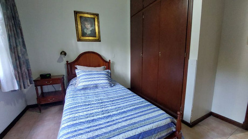 Chalet En Venta En Parque Leloir