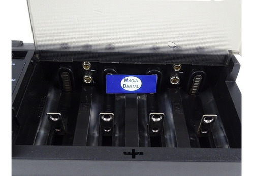 Cargador Universal Baterías Xtron Bc-103 Para Aa Aaa C D 9v