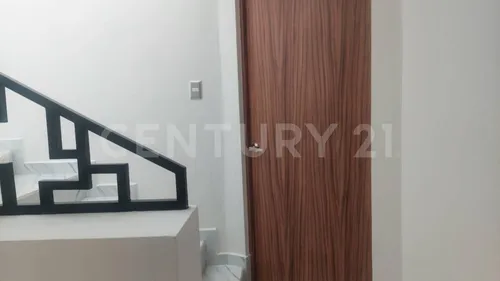 Venta De Casa, Recámara En Pb+2 Recámaras De Excelente Tamaño, Av 11 Sur, Puebla