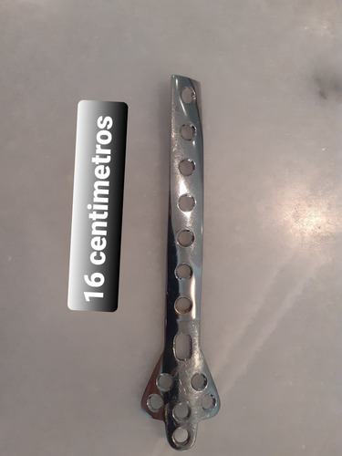 Platina Y Tornillo De Titanio Para Fractura Tibia Y Perone (Usado)