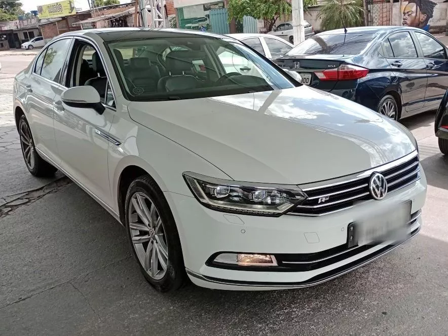 Volkswagen Passat Highline 2.0T 220cv. Teto Solar