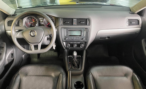 Imagem 9 de 25 de Volkswagen - Jetta 2.0 Trendline Tiptronic Flex Aut. - 2016
