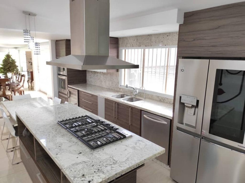 Imagen 5 de 10 de Venta De Excelente Casa Prado Del Este 760 Mts2 Jfl 0424 2595983/0412 5437087