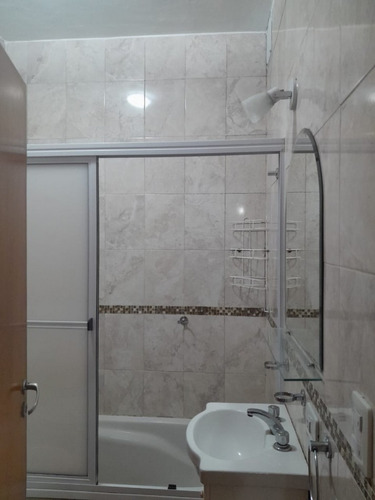 Imagen 8 de 10 de Excelente Departamento De 3 Ambientes Con Cochera En Bernal