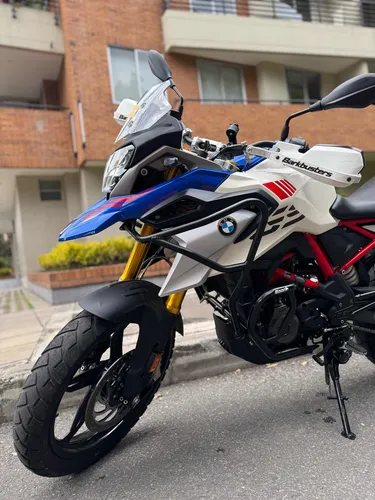 Blanco Con Azul