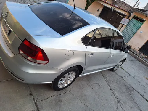 Volkswagen Vento 1.6 Highline Mt