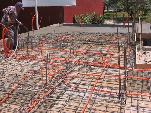 Imagen 11 de 14 de Una Casa Reforzada Con 4 Columnas.