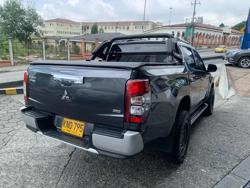 Mitsubishi L200 Gls Se Tp 2500cc Td 4x4 7ab Abs Modelo 2022