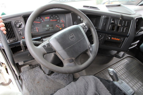 Imagem 13 de 15 de Volvo Fh 540 6x4 Traçado Redutor - Unico Dono - Teto Alto