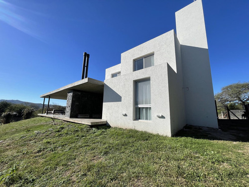 Casa En  Venta Con Un Año De Construcción En Estación Del Carmen