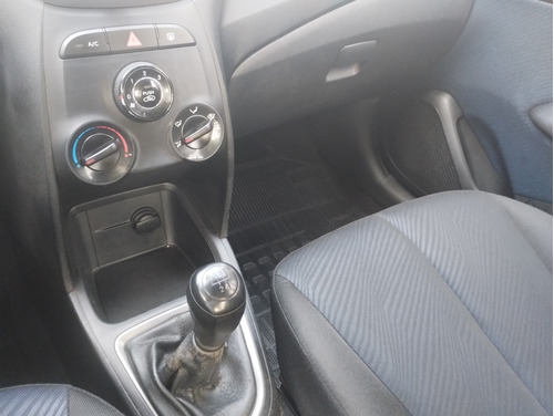 Hyundai HB20S 1.6 Comfort Plus Flex 4p