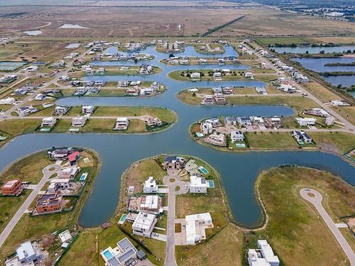 Lote En Venta A La Laguna, En Magallanes, Hudson, Berazategui. Con Proyecto Aprobado