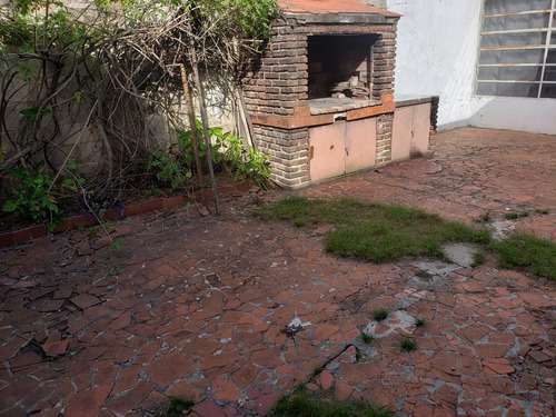 Imagen 6 de 19 de Casa Venta 3 Dormitorios - Azcuenaga - Refaccionar.