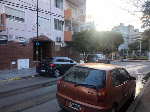 Imagen 9 de 13 de Depto 2 Amb C/ Patio Centrico // Sargento Cabral 207