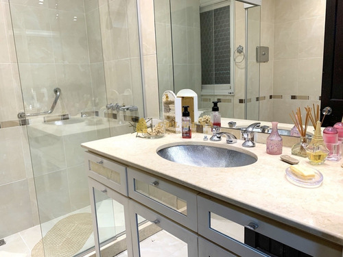 Excelente Residencia De 5 Dormitorios-ref:4553