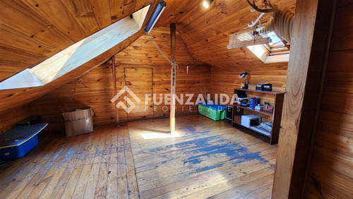 Casa En Venta De 5 Dorm. En Ñuñoa