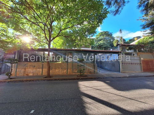 Bella Casa De 2 Pisos ,bien Distribuida En Venta Ubicada En Las Acacias 25-16813