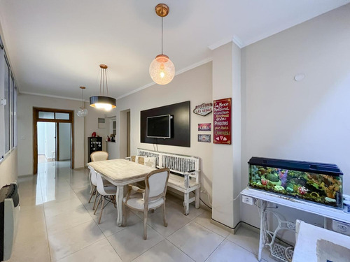 Piso Exclusivo De 5 Dormitorios Con 3 Baños Y Cochera