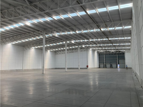 Arriendo Bodega De 2.468 M2 En Miraflores, Renca.