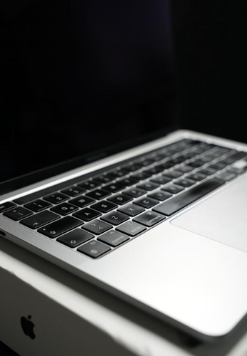 Macbook Pro 13 M2 Apple 2022 8 Gb Ram 256 Gb Ssd (Usado)