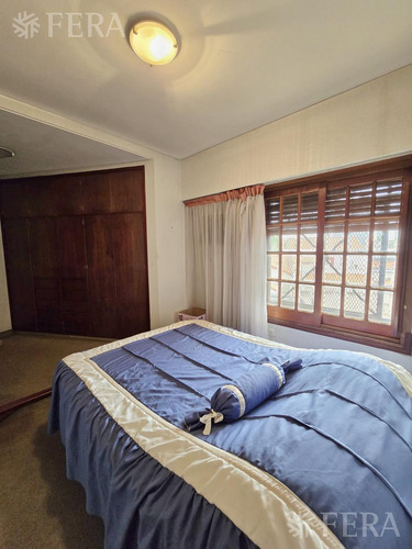 Venta Casa 5 Ambientes Con Cochera Y Jardín En Wilde