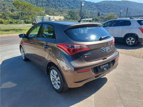 Imagem 6 de 12 de Hyundai Hb20 1.0 Comfort Plus 12v Flex 4p Manual