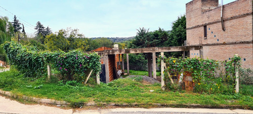 Lote Con Proyecto Para 2 Deptos Y 107m2 Construidos Actualmente. Asfalto Todos Los Servicios