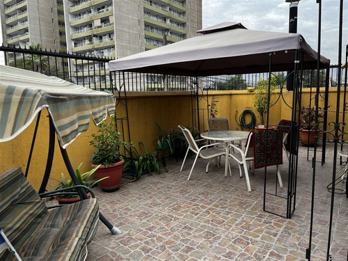 Impecable Casa De 5 Dormitorios Con Local Comercial