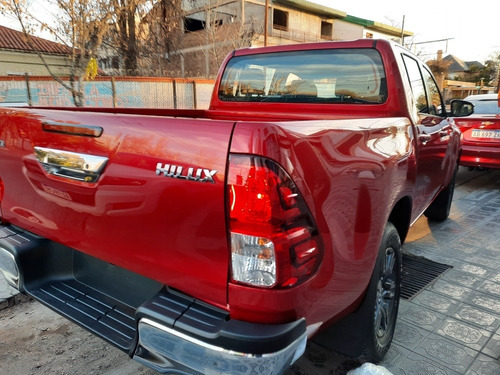 Imagen 8 de 15 de Toyota Hilux 2021 2.4 Cd Sr 150cv 4x2