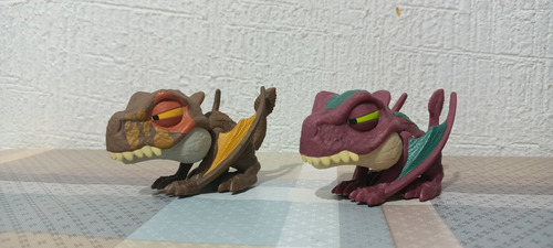 Jurassic World Snap Squad Mordelones (Usado)