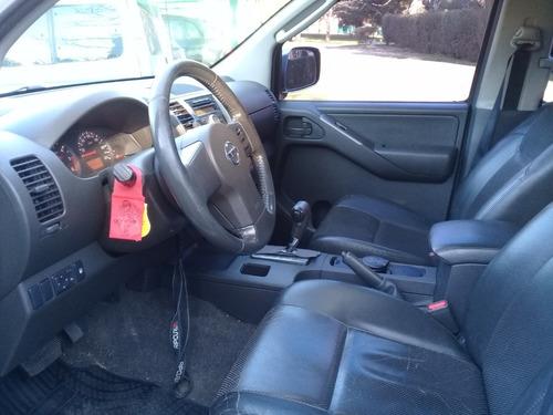 Imagen 11 de 15 de Nissan Frontier 2.5 Le Cab Doble At 4x4