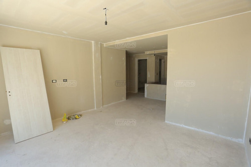 Departamento En Venta Ubicado En Centro De Bariloche, Bariloche