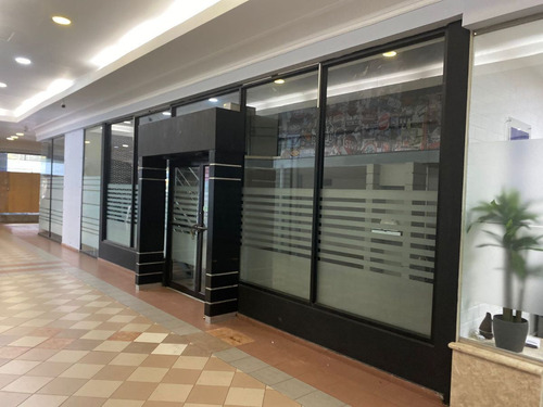 Local Comercial En Alquiler- Piantini