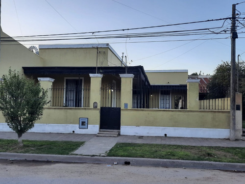 Casa Multiuso En Perfectas Condiciones Con Servicios De Gas Natural, Cloacas, Y Luz