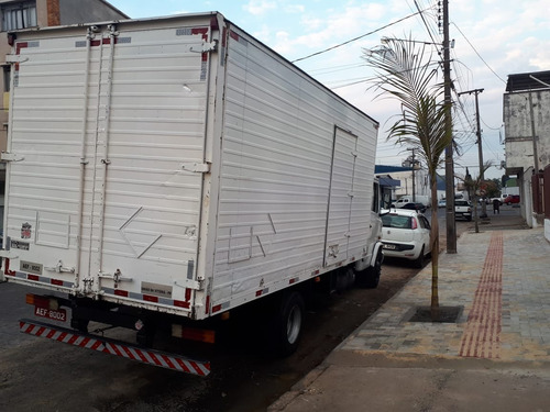 Imagem 3 de 10 de Mercedes Benz 710 - Ano 2006 - Turbinada - Baú 29m³