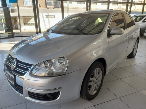 Volkswagen Vento 2.5 Luxury Wood