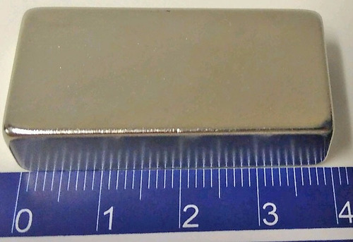 Imagem 1 de 6 de Imã De Neodímio N45 40mm X 20mm X 10mm - 1pç Super Forte