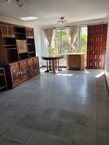 Excelente Casa En Calle Inés Rivas, Comuna De La Cisterna.