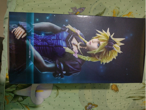 Figura Final Fantasy 7 Remake Cloud Dress Version