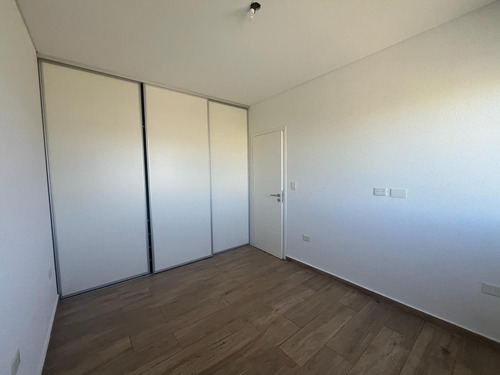 Casa En Barrio Ceibos Puertos Del Lago Lote Interno Escobar 3 Dormitorios Y Escritorio