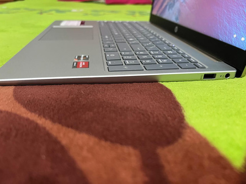 Hp 15-fc0001la Ryzen 3 8gb 512gb Ssd 15.6 Windows 11 (Usado)