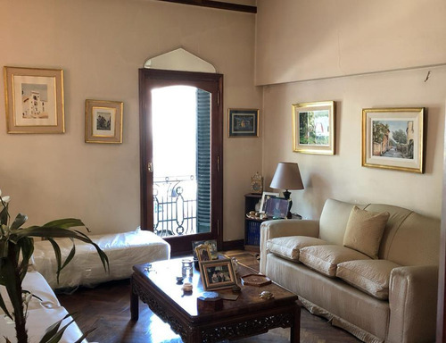 Imponente Casa De Estilo En Alvear Y Mendoza